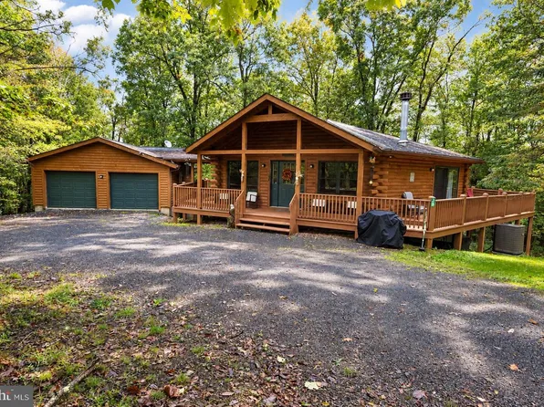 870 Hunters Ridge Dr, Oakland, MD 21550