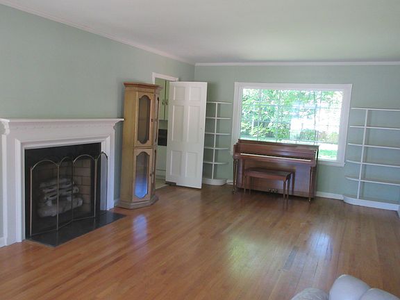 2nd image of 2384 S Belvoir Blvd