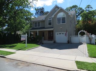 1564 Stevens Ave, Merrick, NY 11566