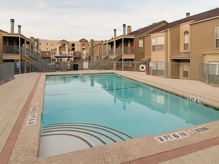2529 Rio Grande #21 — Photo 3