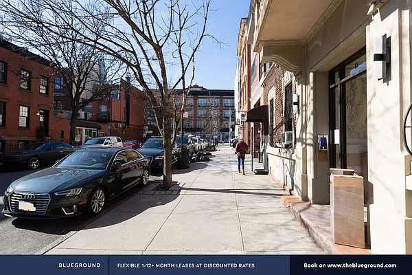 Rented by The Blueground | media 18