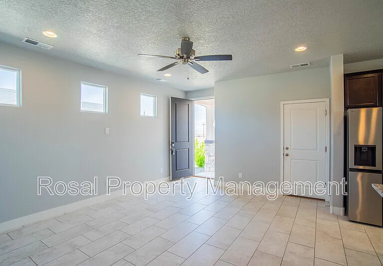 933 Northern Blvd NE — Photo 13