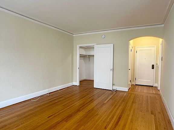 3rd image of 2160 Leavenworth St APT 203