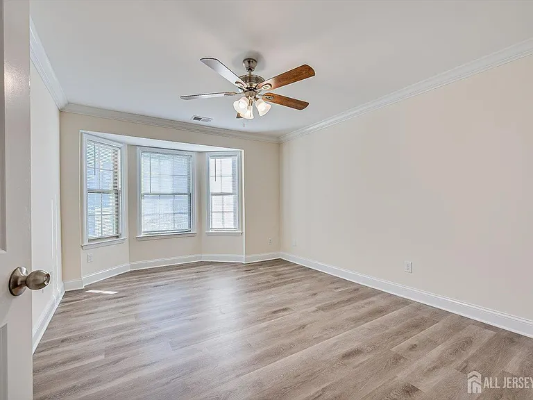 114 Longfield Ct — Photo 13