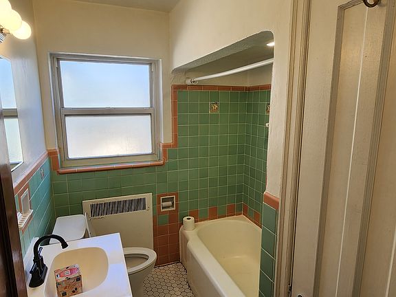 3rd image of 5902 Woodmont Ave #3