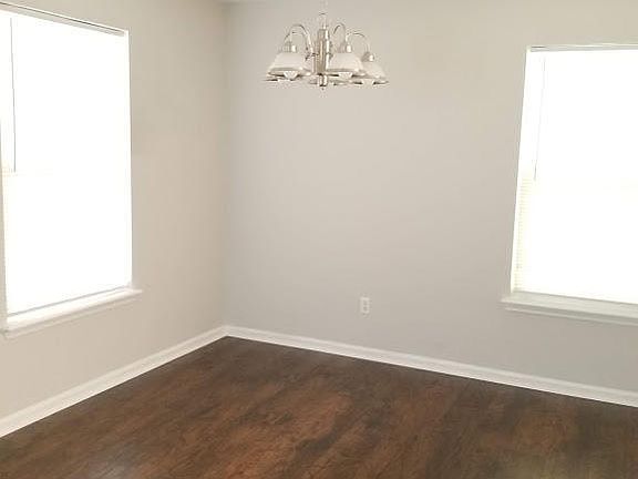 5th image of 3252 Rayford St