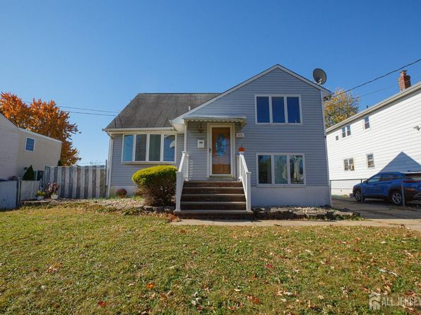 373 Hyatt St, Avenel, NJ 07001