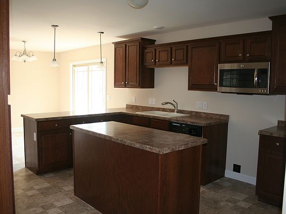 3rd image of 205 Trinity Dr #48