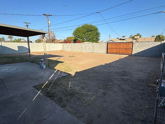 3rd image of 3016 W Glenrosa Ave