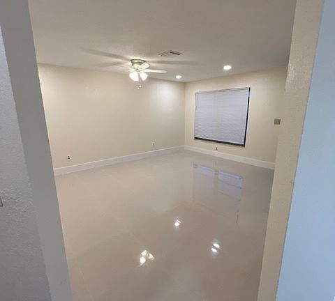 5th image of 631 Heritage Ln APT A