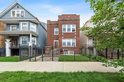 3023 N Hamlin Ave Photo 1