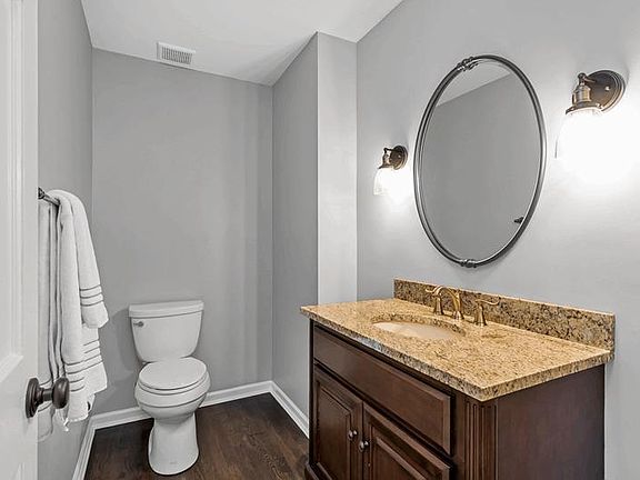 4th image of 9227 Applecrest Ct