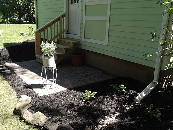 4th image of 34 Howard Ave