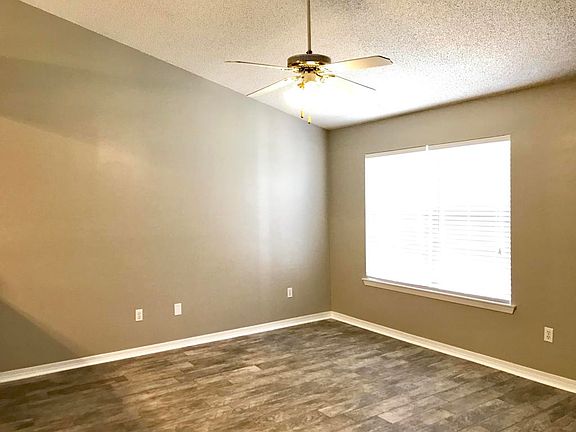 3rd image of 6946 Chinarose Ct