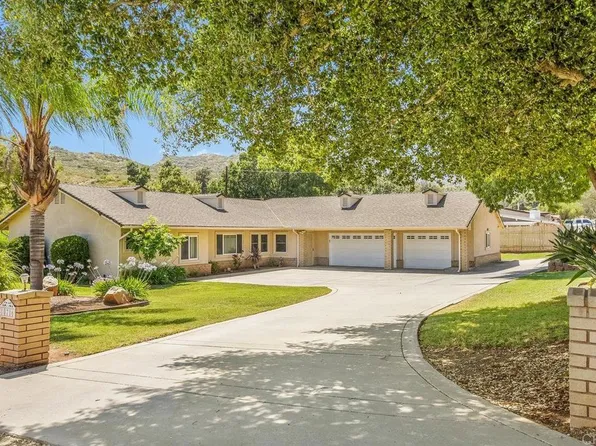 10716 Oak Creek Dr, Lakeside, CA 92040