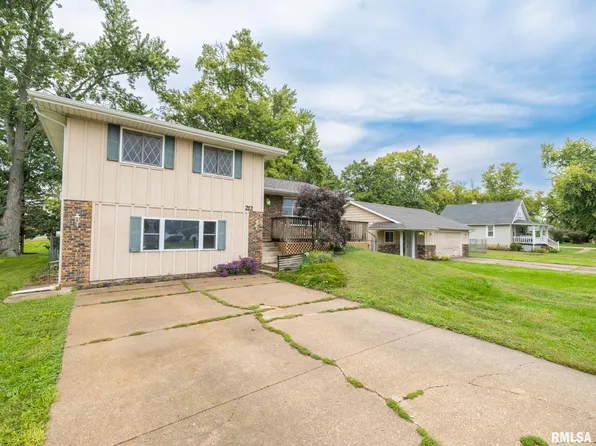 212 Gardena Ave, East Peoria, IL 61611