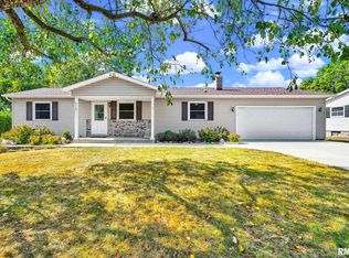 201 Olga St, Roanoke, IL