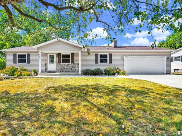 201 Olga St, Roanoke, IL 61561