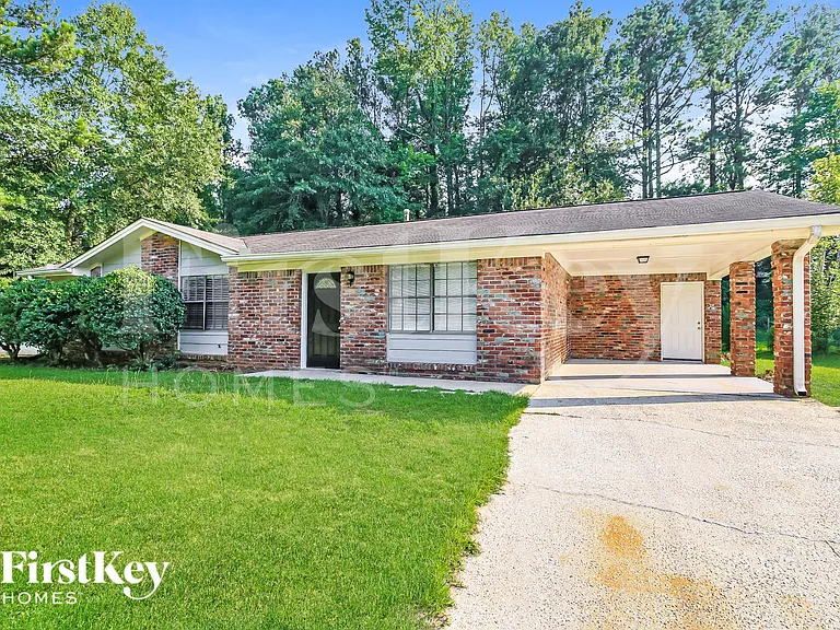 230 Montego Cir — Photo 2