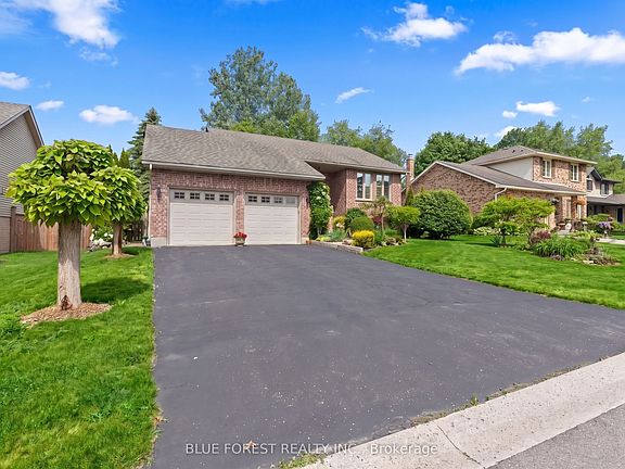 4th image of 29 Village Gate Cres