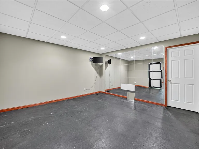 3187 Turnberry Dr — Photo 39