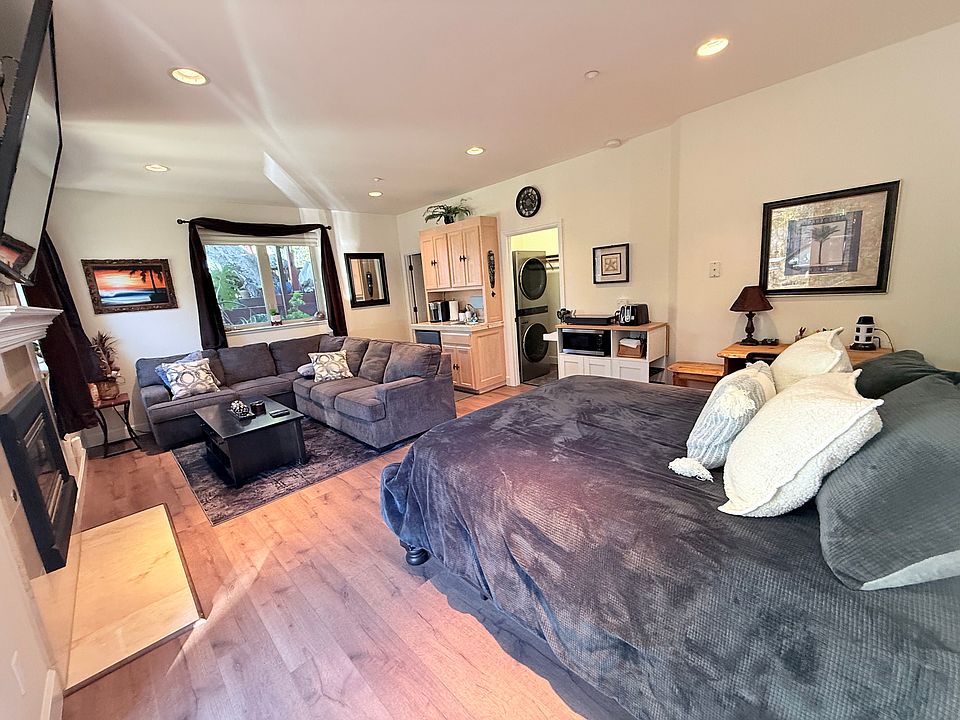 1st image of 431 Vista Del Mar Dr