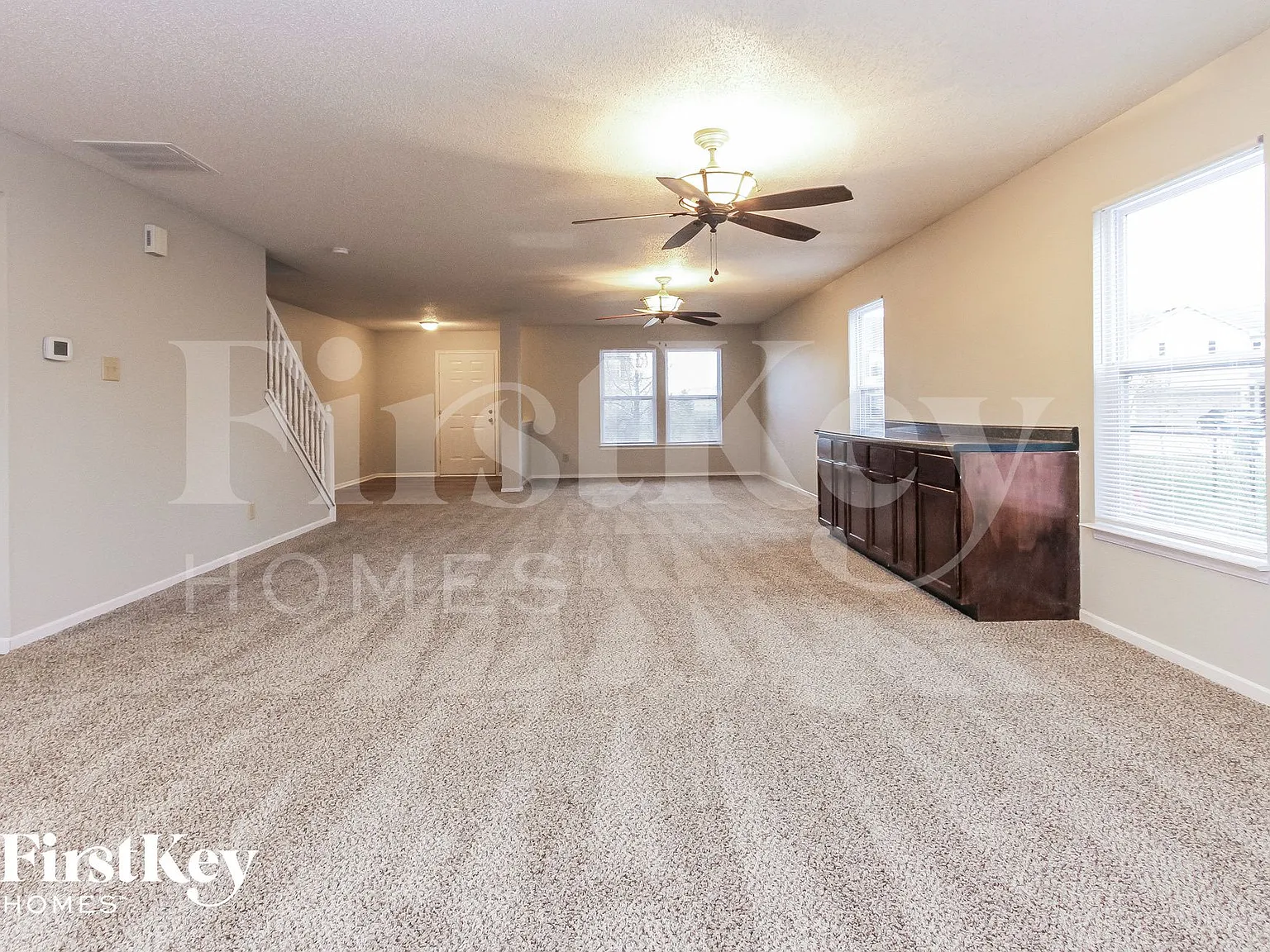 4 bed, 2.5 bath, 3402 sqft, $2,425 — Photo 3