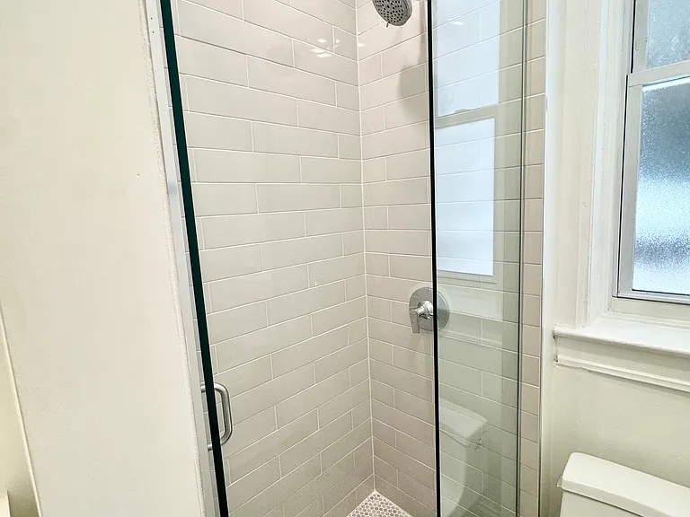 911 N Winchester Ave #1F — Photo 12