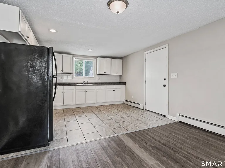 21 Hawkins St #3 — Photo 8