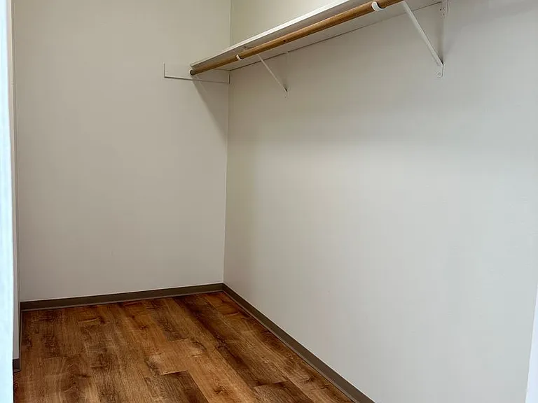 667 NE 4 E — Photo 10