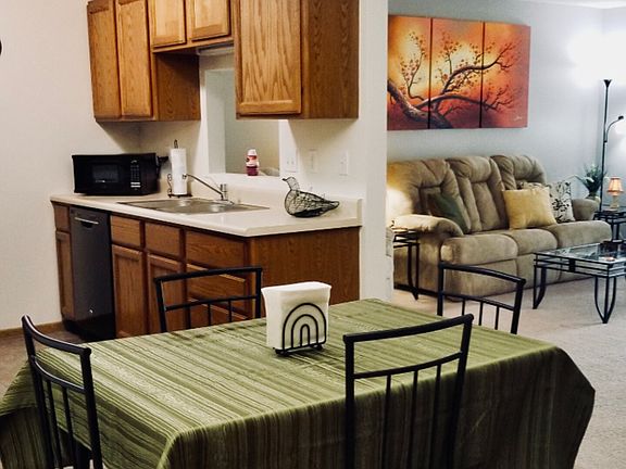 4th image of 604 8th Ave S #909-201