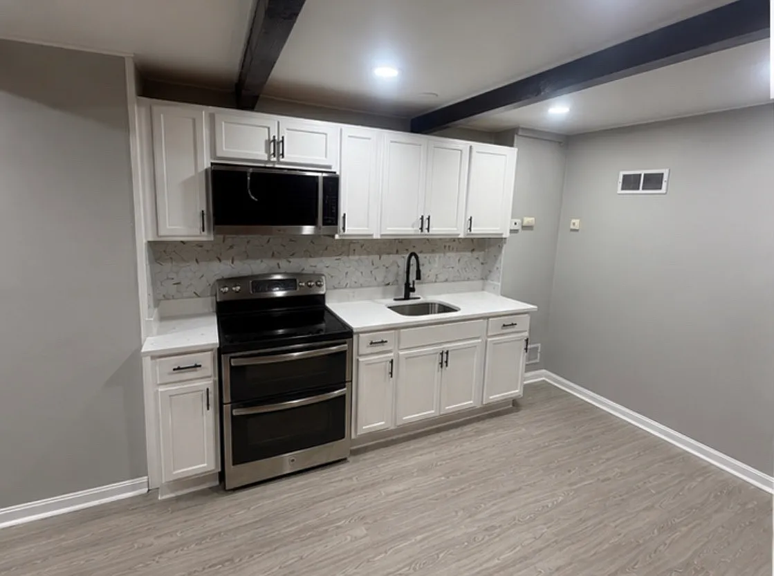 2 bed, 1100 sqft, $1,900 — Photo 2