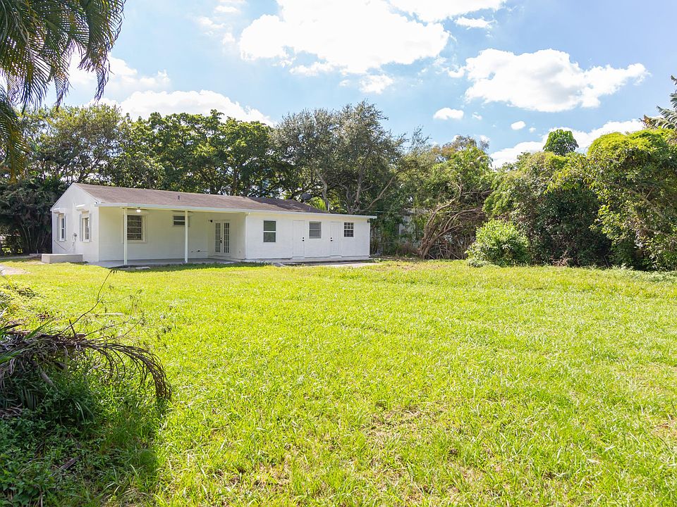 1st image of 4365 SW 51st St