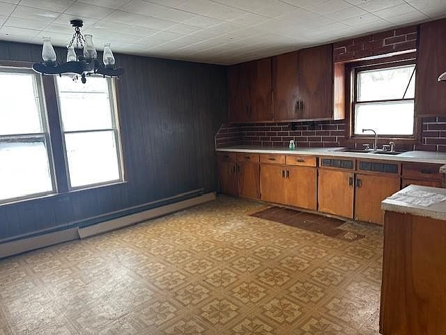 2nd image of 306 Maple St