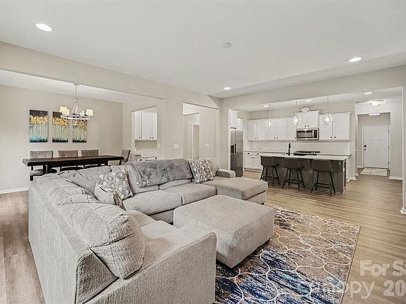5th image of 1138 Streamside Ln