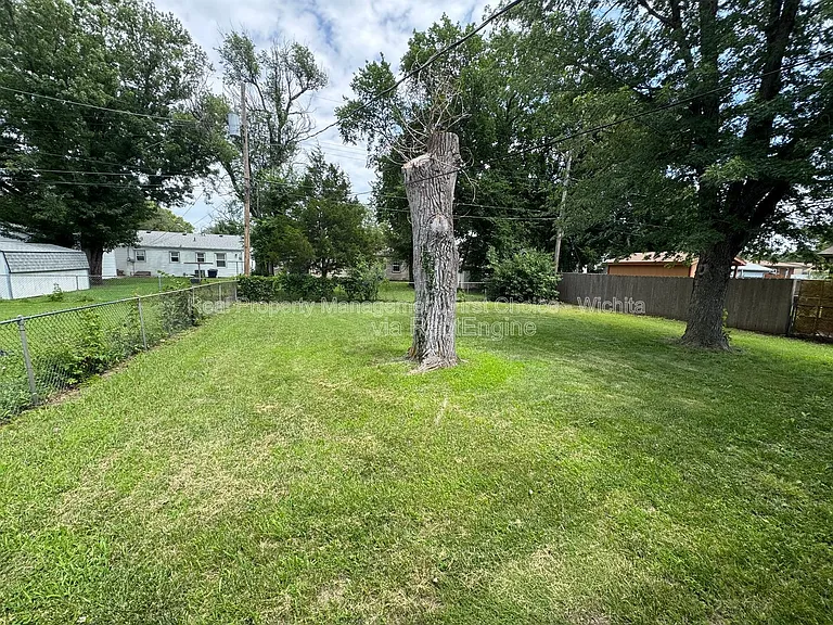 2136 S Euclid St — Photo 15