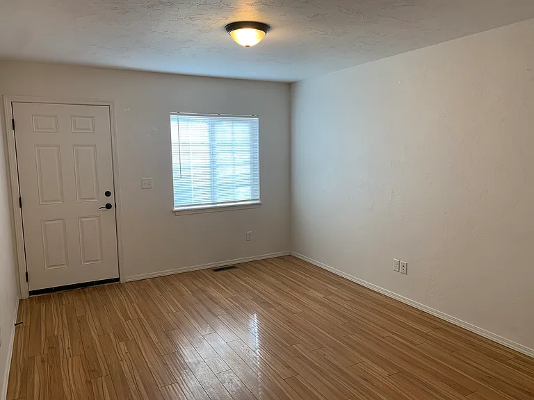 215 Spruce Rd — Photo 4