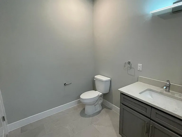 268 Main St #5 — Photo 9