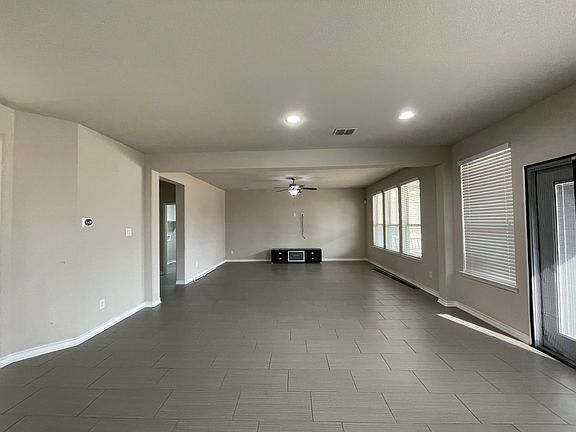 5th image of 1442 Rock Dove Rd