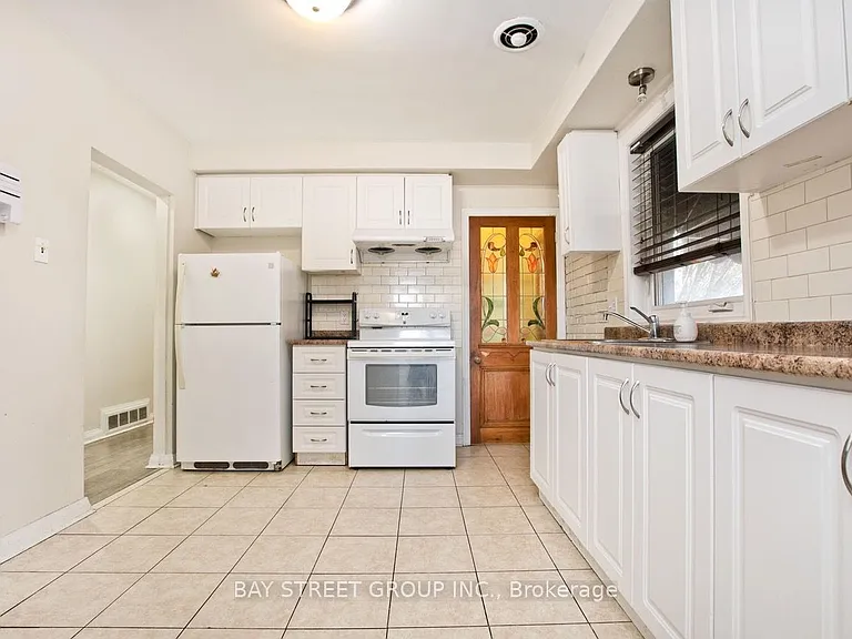 67 Elvaston Dr — Photo 11
