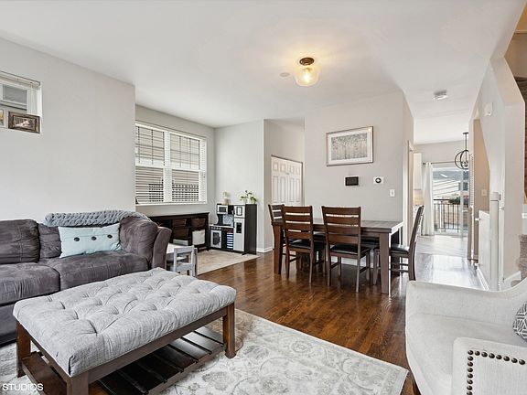 4th image of 3860 N Milwaukee Ct #3860