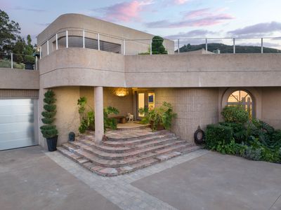 415 Stunt Rd, Calabasas, CA, 91302