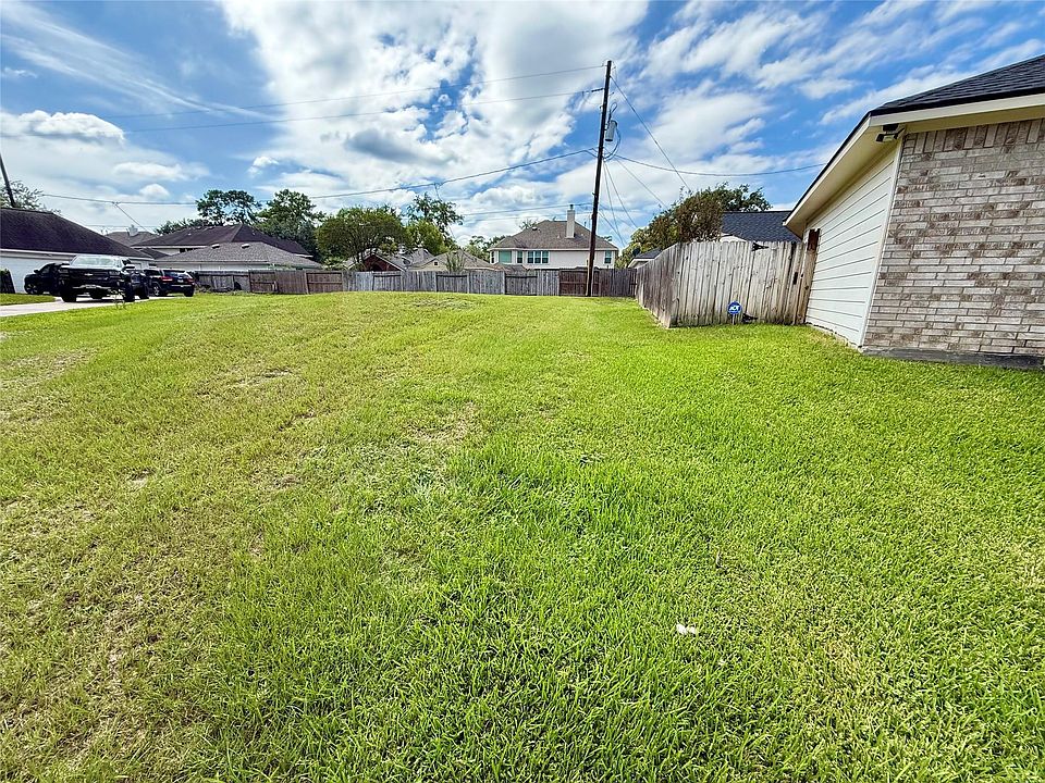 1st image of 307 N Cypress Estates Cir