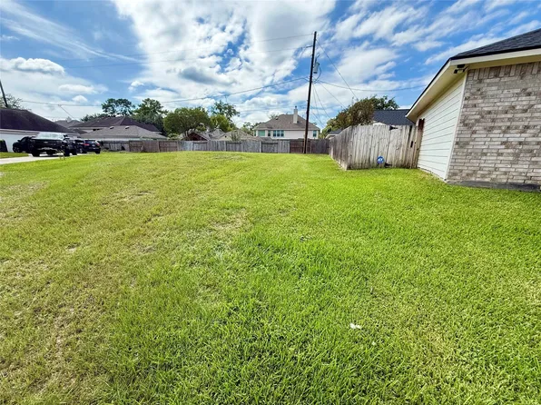 307 N Cypress Estates Cir, Spring, TX 77388