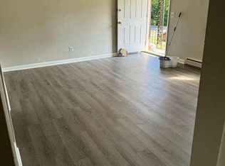 1471 Old Us Highway 52 S APT 1, Pilot Mountain, NC 27041