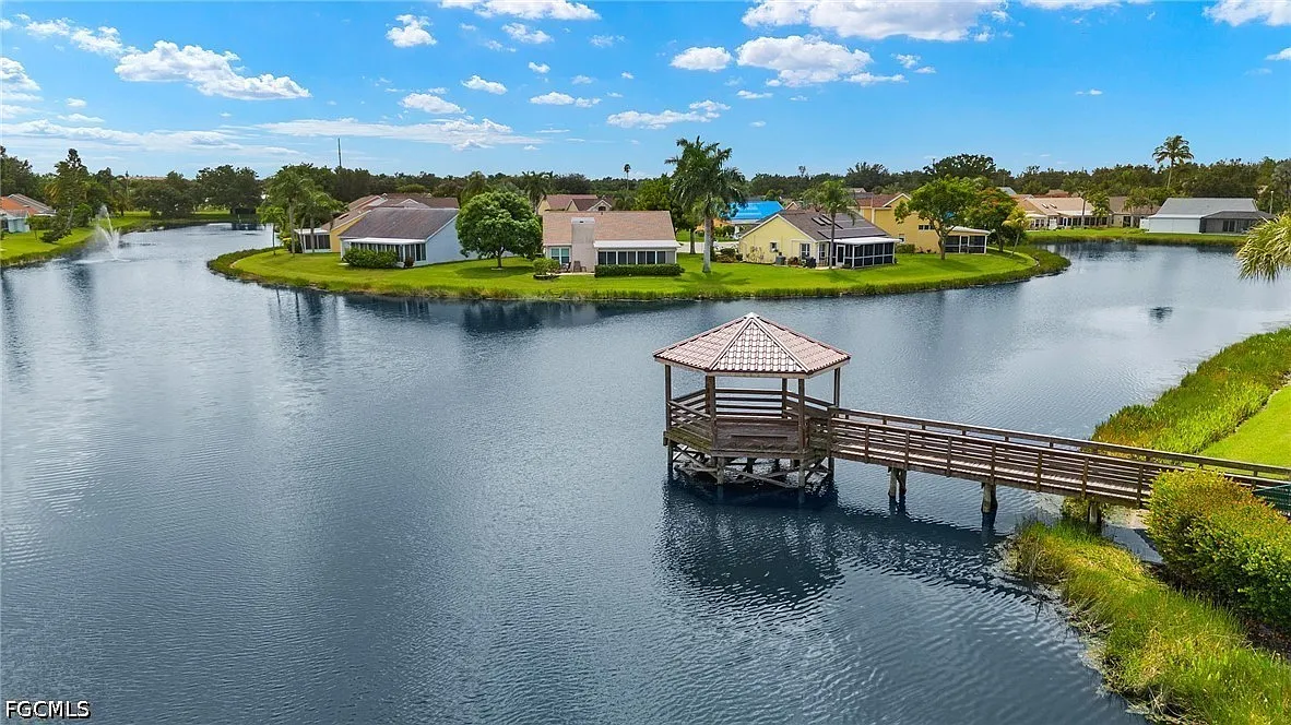 3 bed, 2.0 bath, 1387 sqft, $2,000 — Photo 3