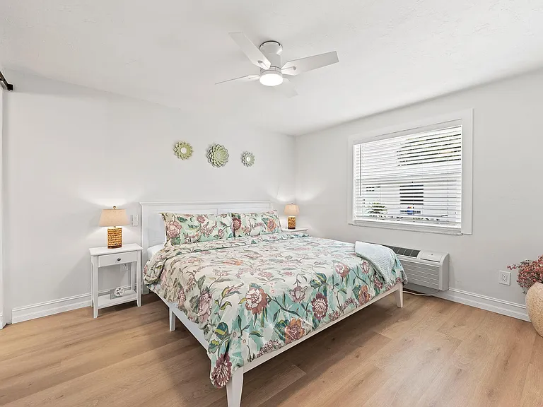 1100 Highlands Dr #4 — Photo 8