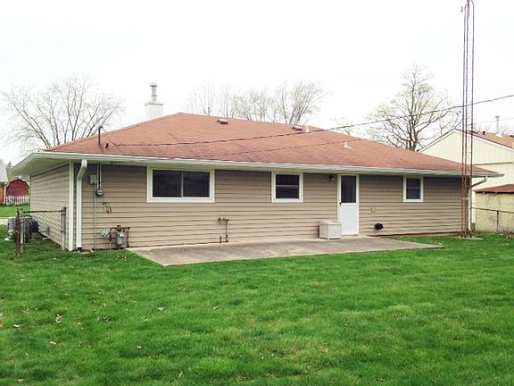 3527BrentwoodBackyard_04152015