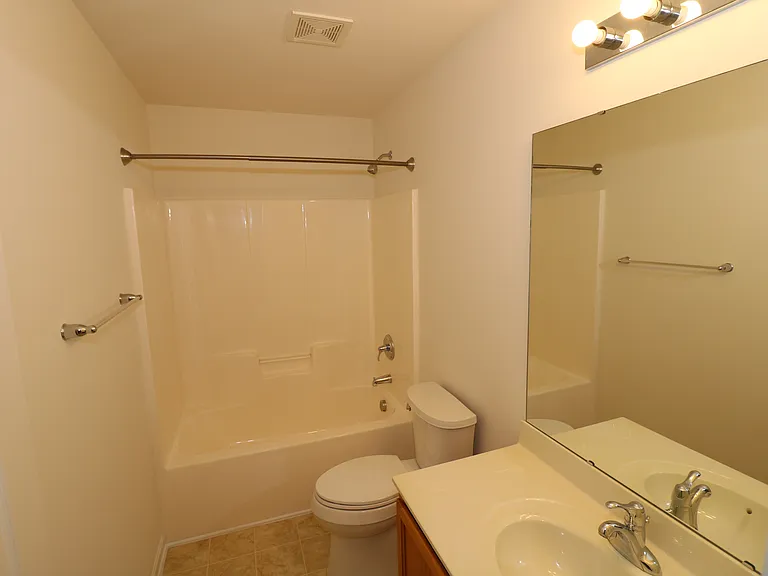 4022 Linsbury Ct — Photo 13