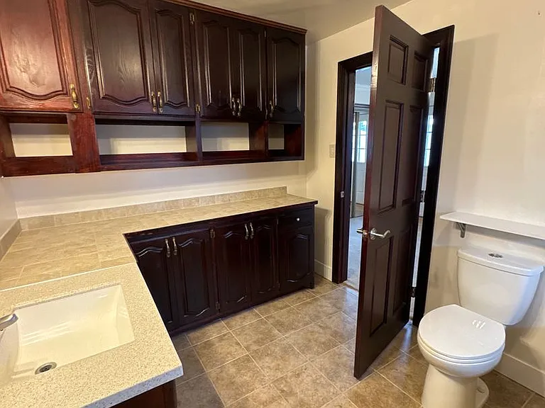 1317 Lexington Rd — Photo 26